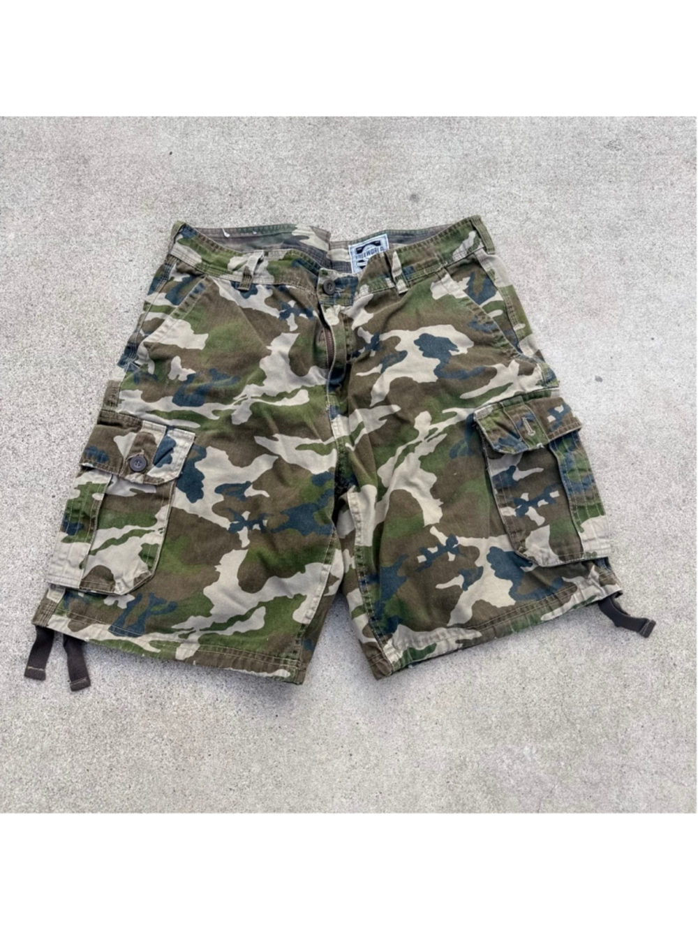 Freeworld Camo Cargo Men’s Shorts Size 34